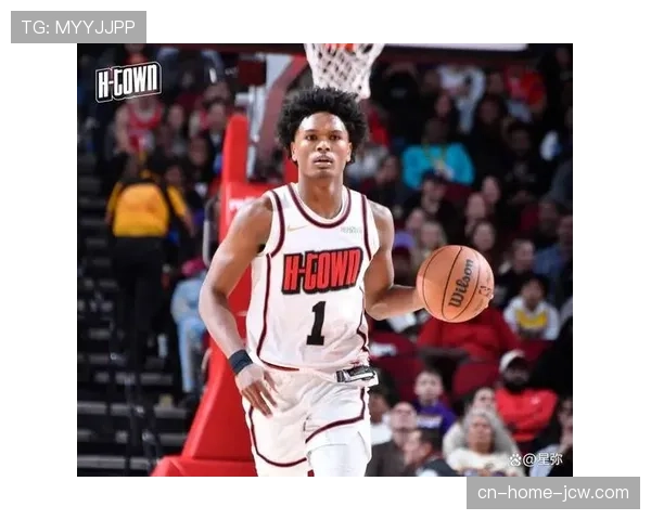 阿门汤普森冲击力提升 防守端成火箭核心竞争力